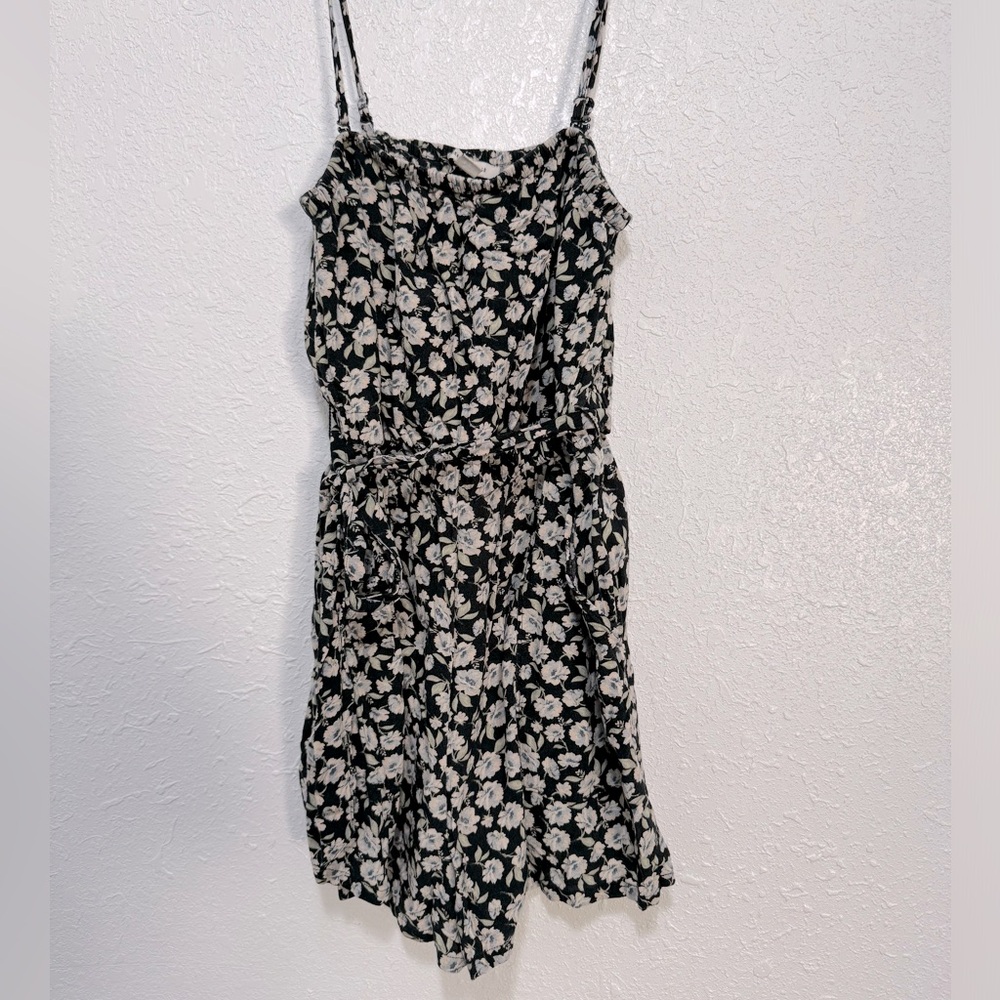 American Eagle Floral Romper Size Small